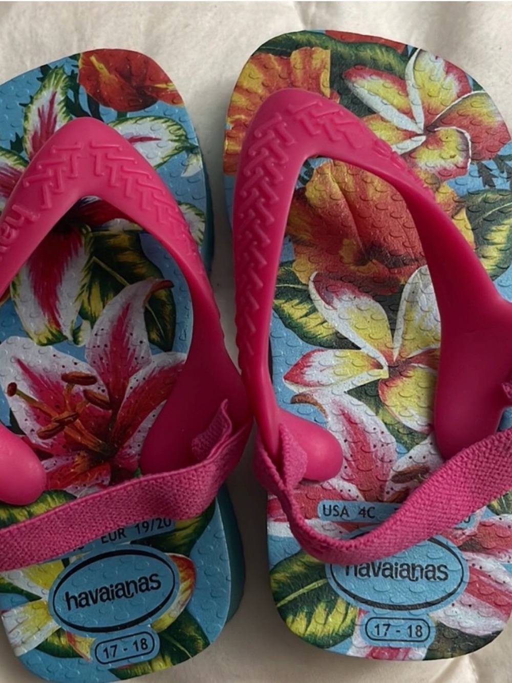 Havaianas Pink Tropical Floral Flip Flop Sandals size 4c